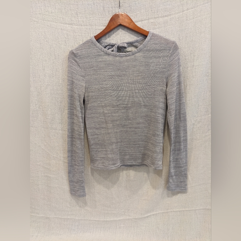 H&M light blue/grey backless knit shirt